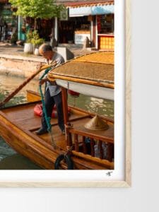 Photo d'un chinois sur un bateau