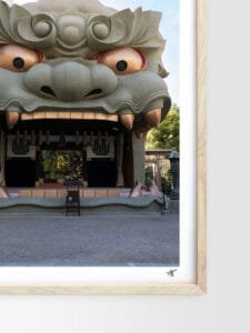 NAMBA YASAKA JINJA - LION GATE