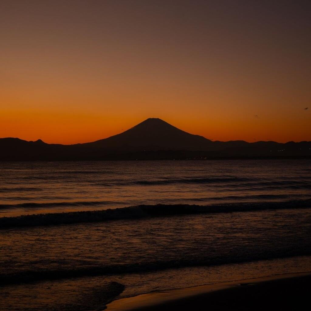 Mont Fuji de la plage d'Enoshima